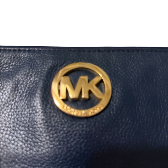 Michael Kors nevy blue Clutch with Gold Logo - Picture 4 of 10